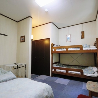 2段ベッド洋室(2〜4名★小型〜大型犬向き・ペット無料)